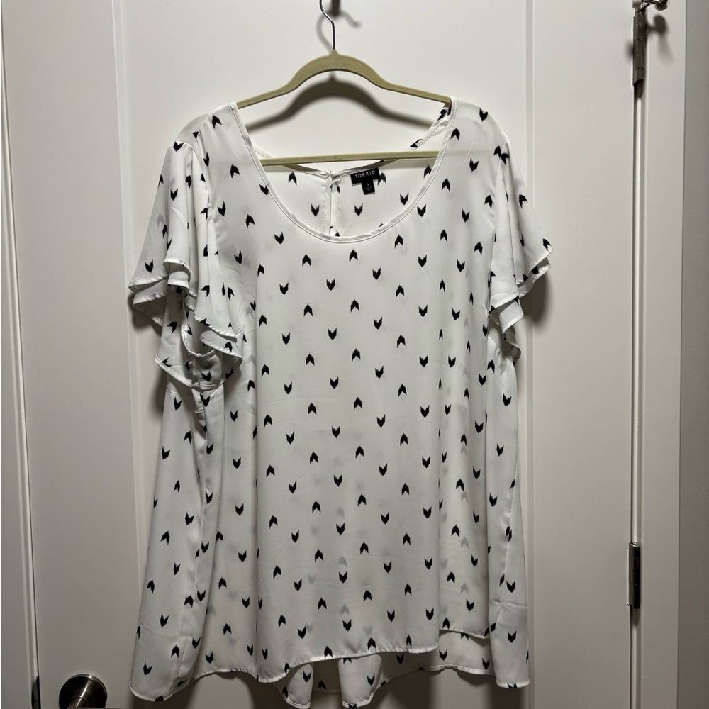 torrid White Short Flutter Sleeve Blouse with Black Heart Motif
